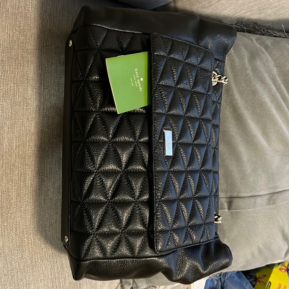Giant Kate Spade tote. Never used. Brand new with tags attached! - Picture 1 of 6